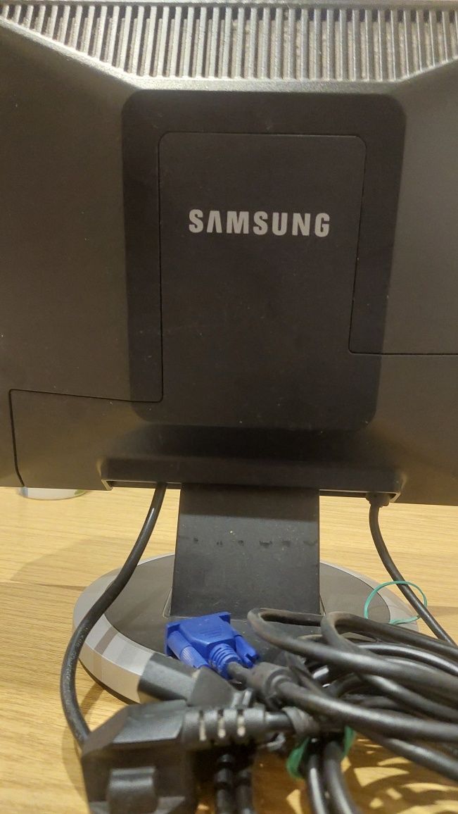 Монитор Samsung 540n