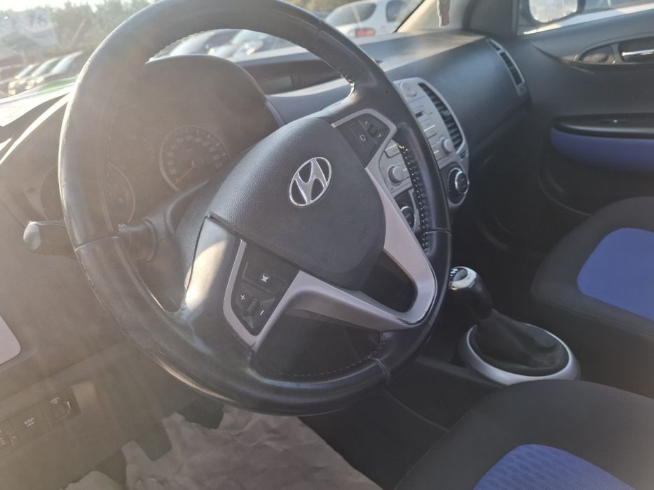 Hyundai i 20 клімат recaro