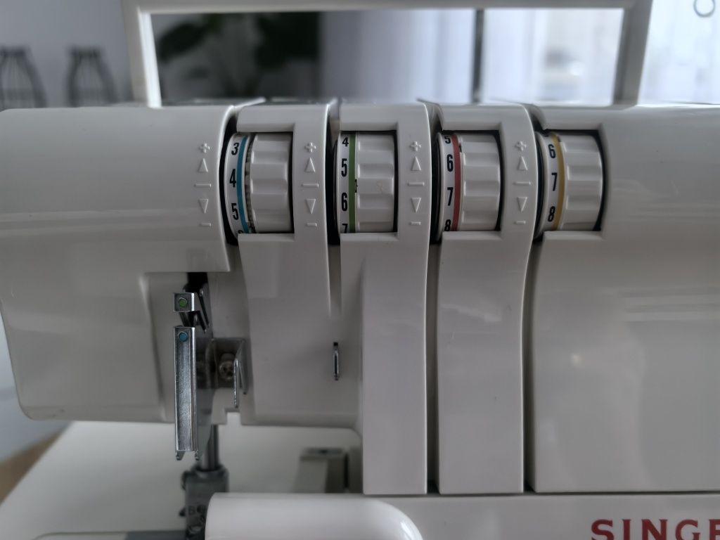 Overlock Singer 14SH644