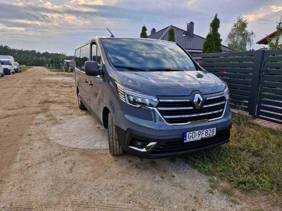 Renault Trafic 2023 9-osobowy automat CESJA