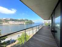 Apartamento T4 com vistas sobre o Rio Douro