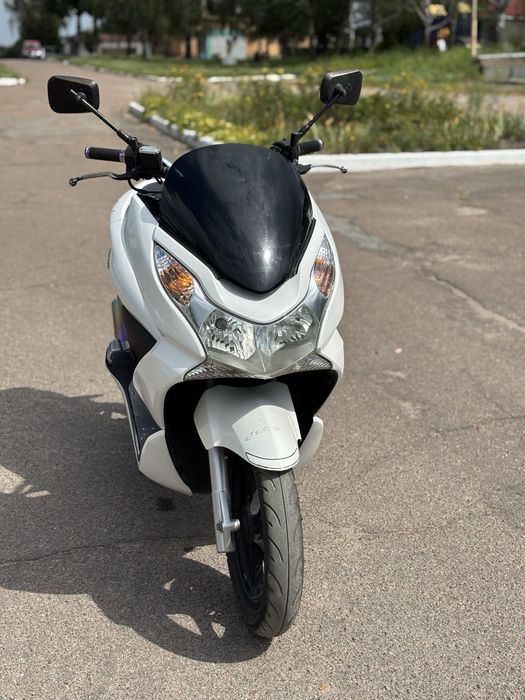 Honda pcx 125.