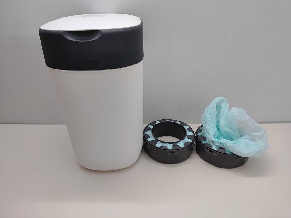 Tommee Tippee y kosz na pieluchy Twist and Click 2 wkłady (b367)