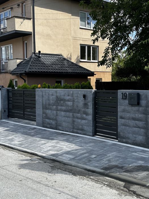 Bramy, przęsła, ogrodzenia, barierki oraz inne konstrukcje stalowe