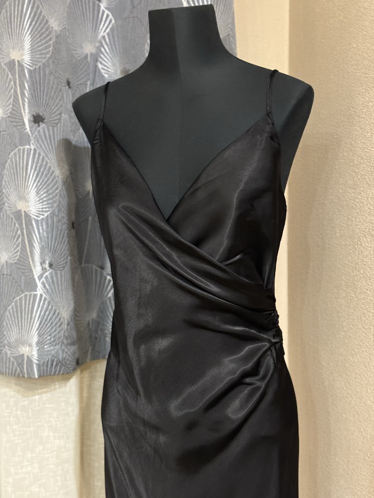 Платье чёрное ZARA