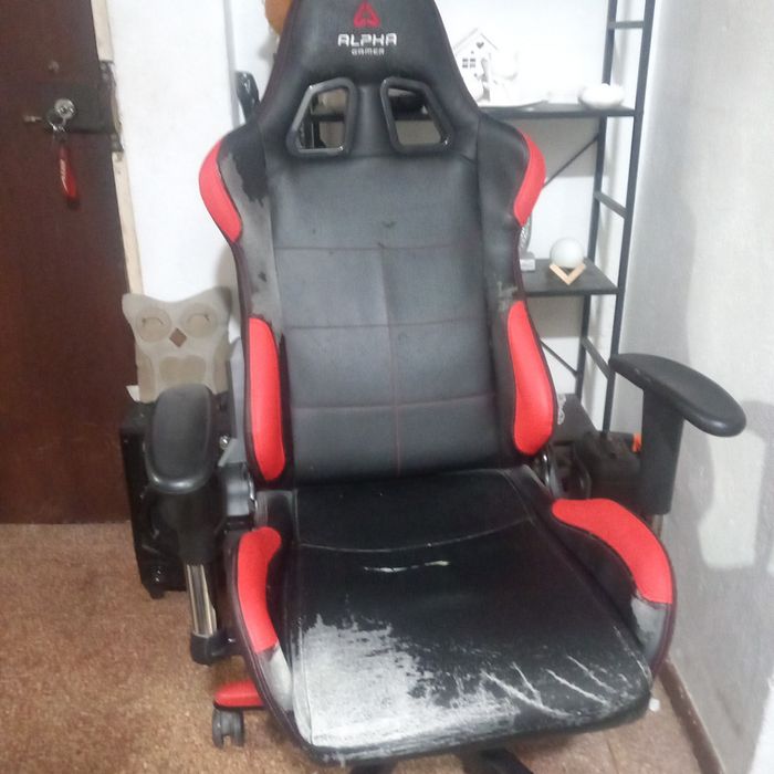 Cadeira ALPHA GAMER com desgaste