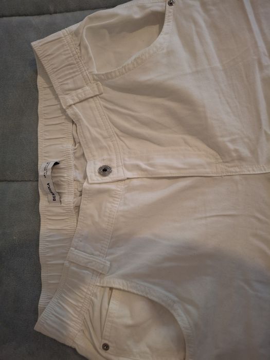 Calças cargo brancas