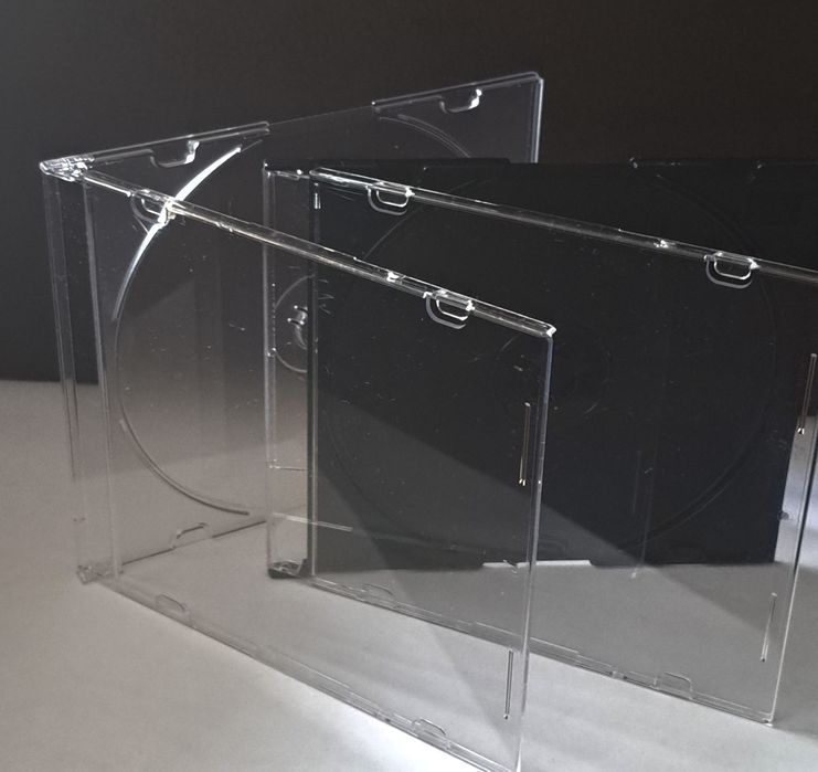 Pudełko na płyty CD/ DVD.