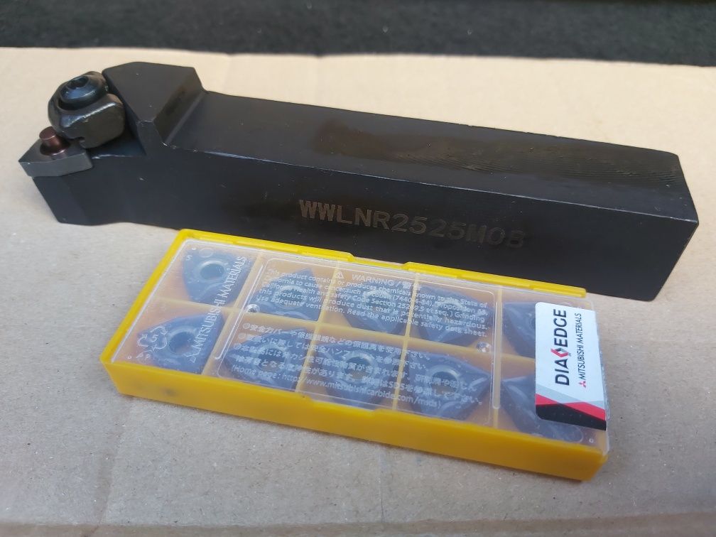 Nóż tokarski MWLNR/L oraz paczka płytek WNMG080404