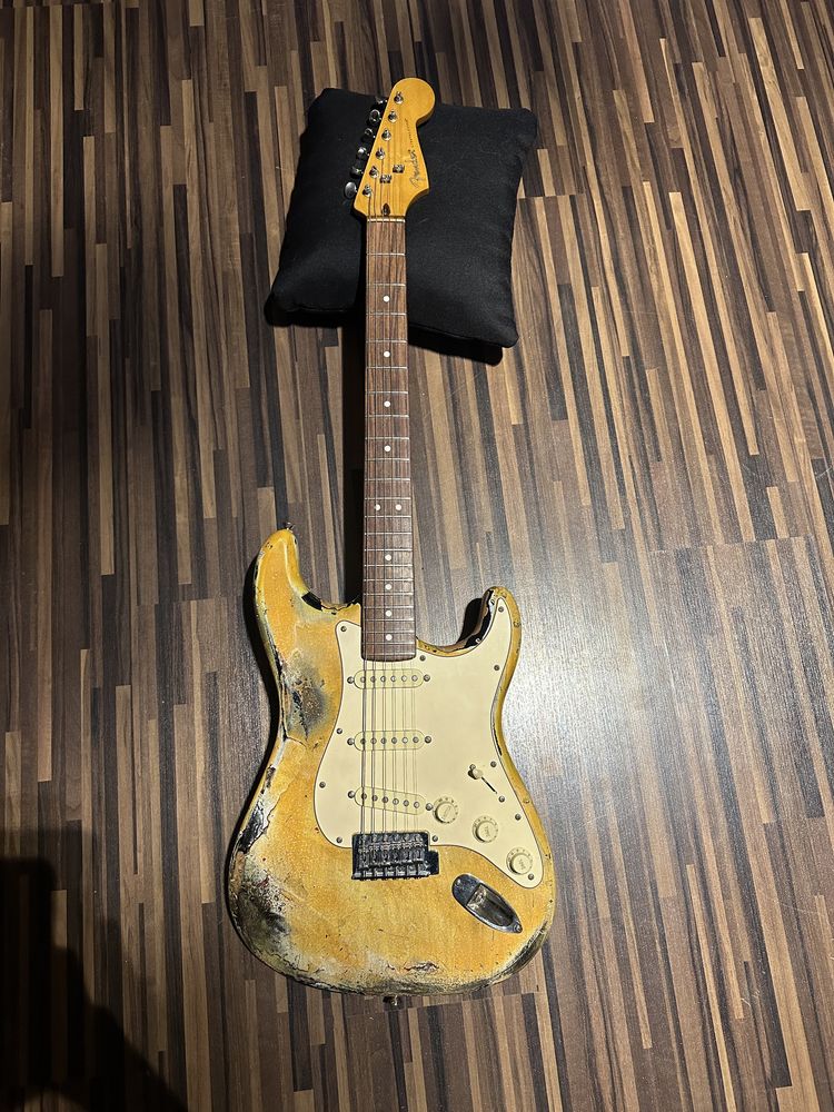 Custom Relic Fender Modern Player Stratocaster®