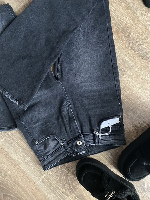 Стильнячі, жіночі джинси кльош