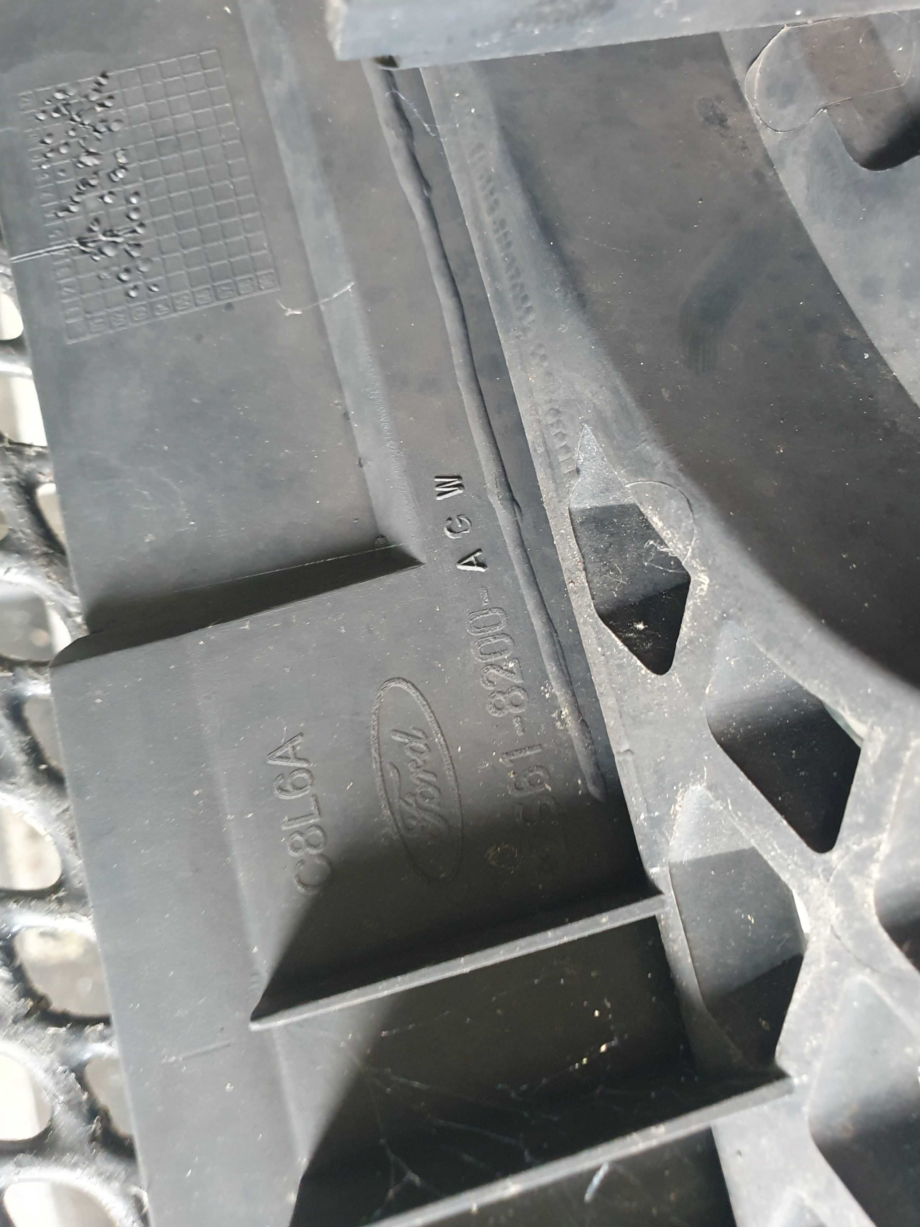 Grill atrapa Ford Fiesta mk6 przedlift