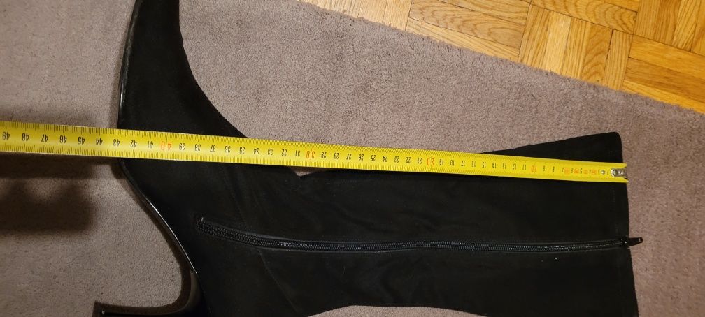 Śliczne kozaczki na szpilce r.41