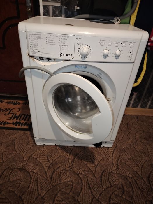 Машинка стиральная indesit работает. Нужен ремонт подшипника