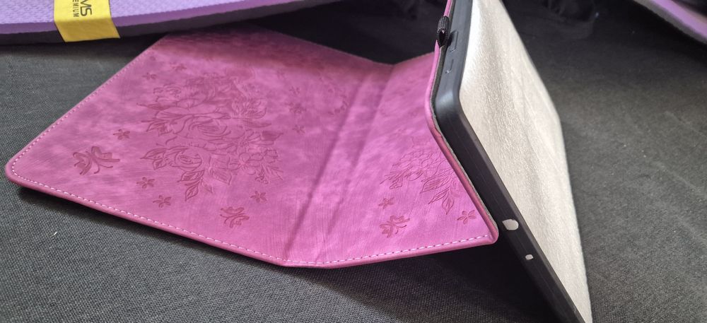 ETUI Z KLAPKĄ DO LENOVO TAB P12. Etui do Lenovo Tab P12

Silikonowe mo