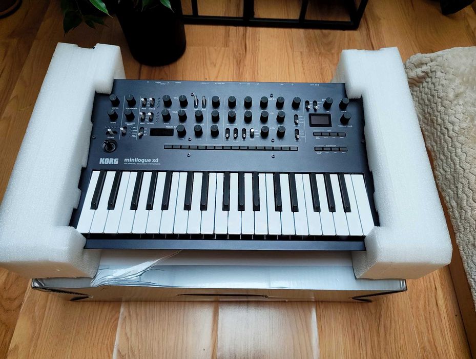 Syntezator Korg Minilogue XD | JAK NOWY