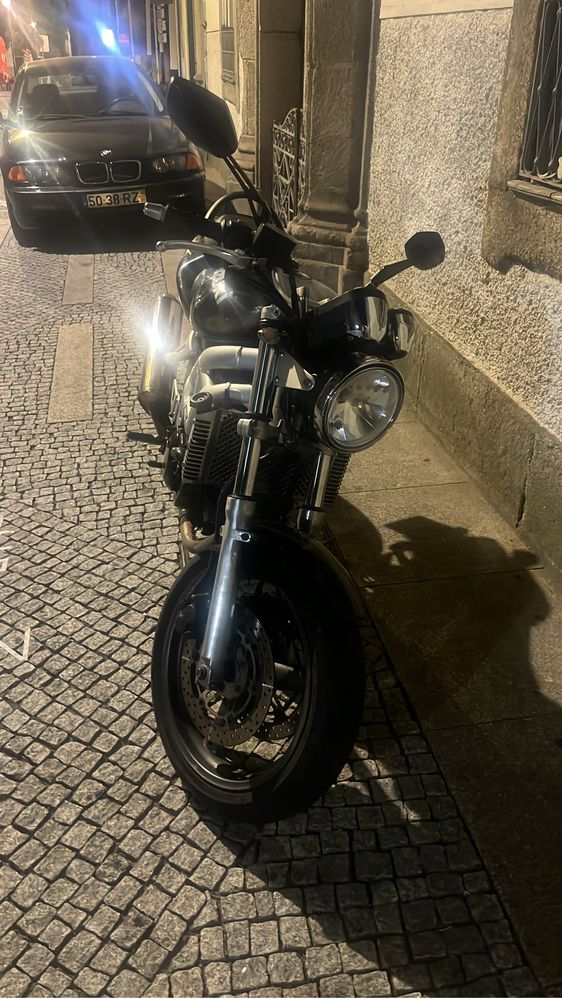 Suzuki sv650 preta