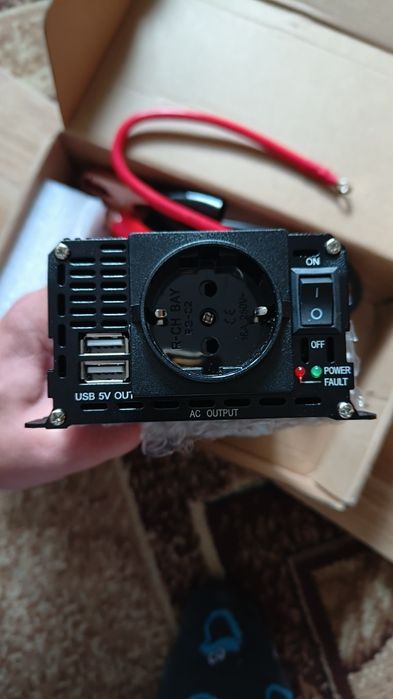 Інвертор з розеткою та USB Lvyuan F-2000A  2000 W 12-220