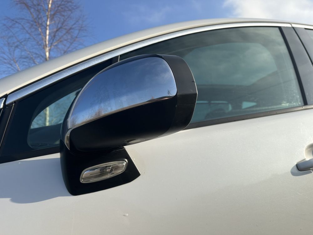 Розборка Пежо 3008, 5008 Peugeot запчастини бампер капот крило бампер