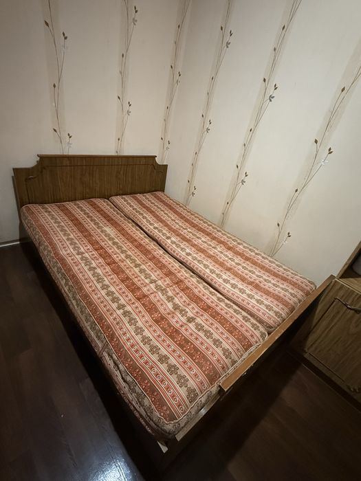 Двоспальне ліжко