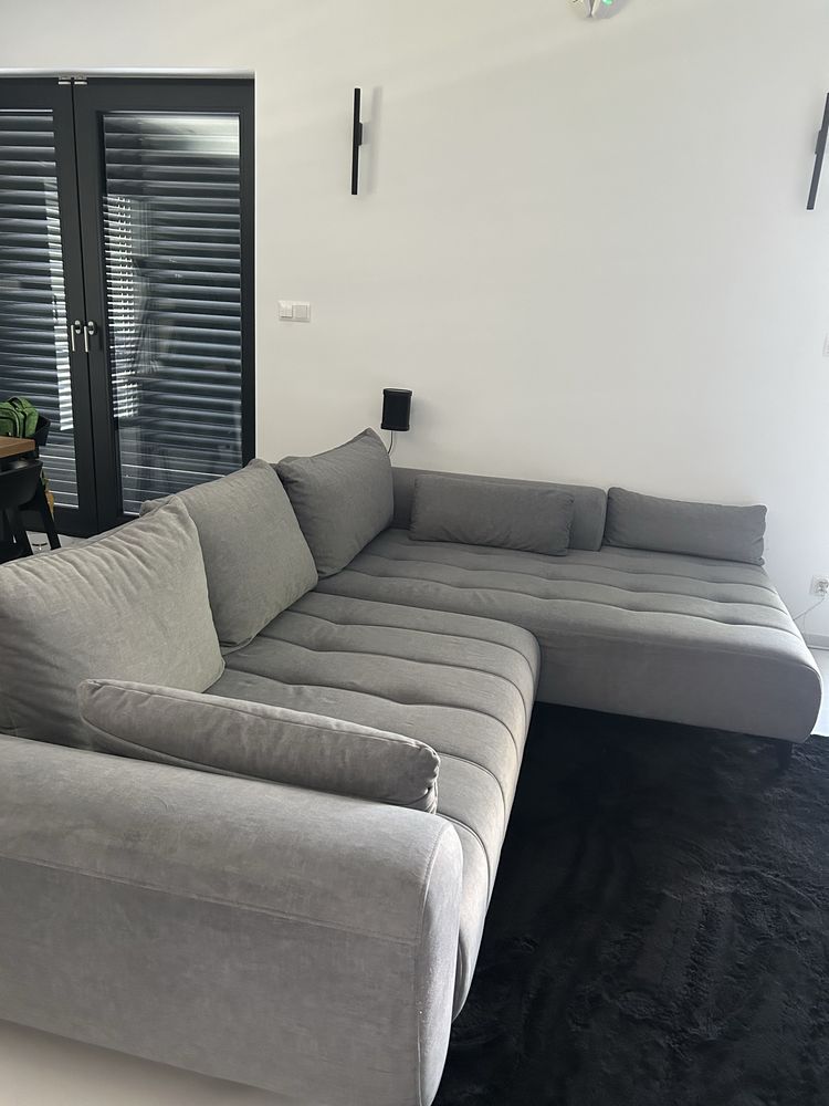 Sofa narożnik w kolorze szarym