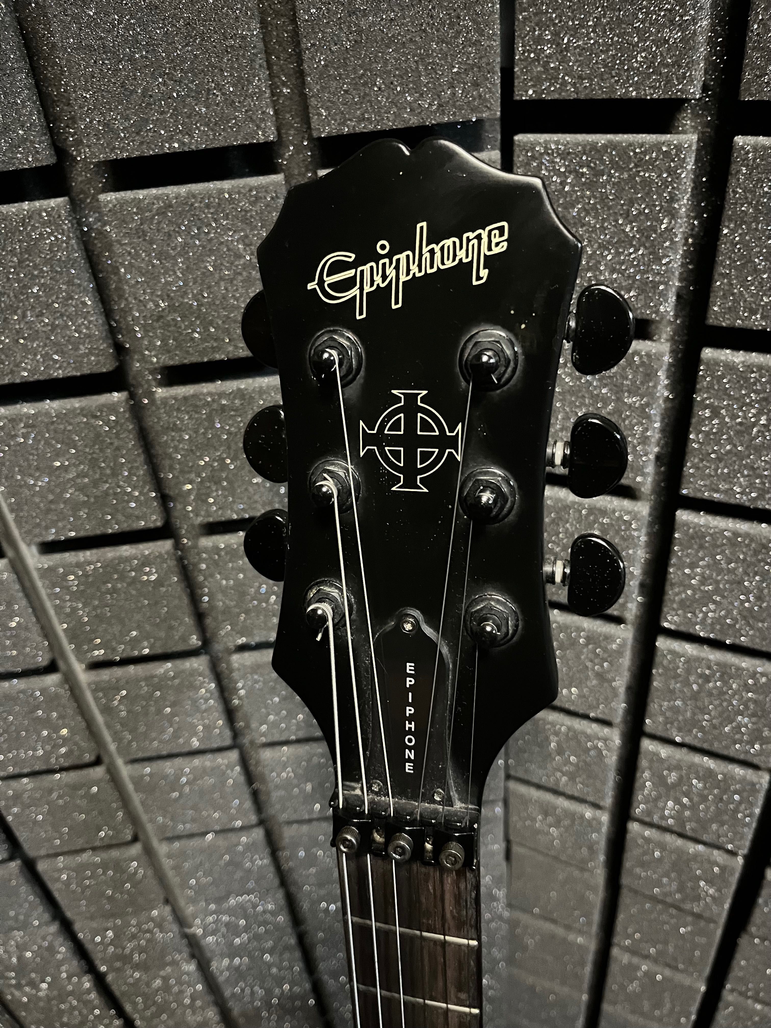 Epiphone Les Paul Goth c/ Floyd Rose e EMG81/85