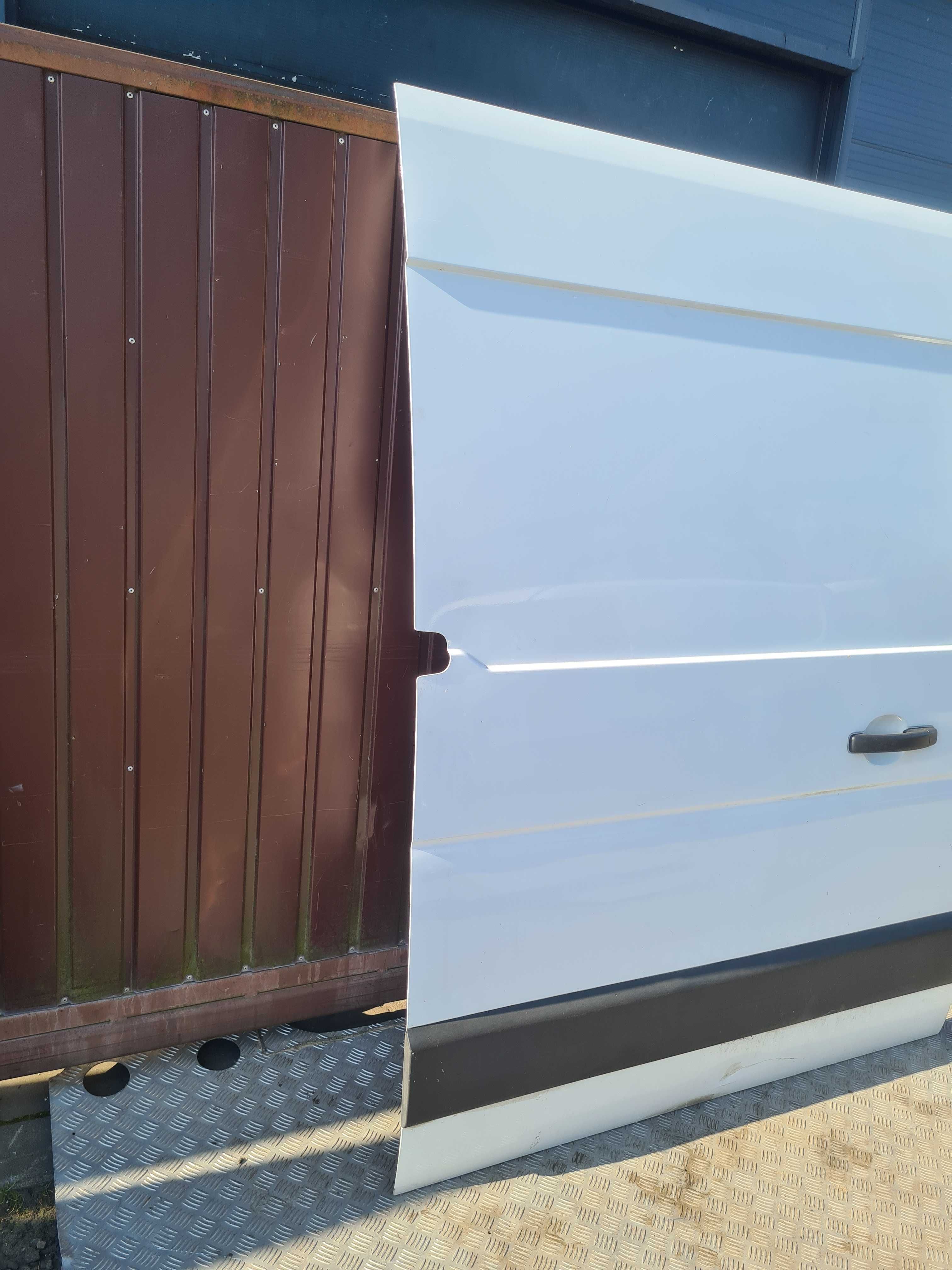 Renault Master III IV 2.3 19r drzwi boczne przesuwne prawe
