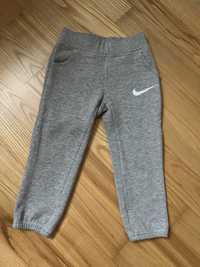 Spodnie dresowe Nike 92/98 ocieplane