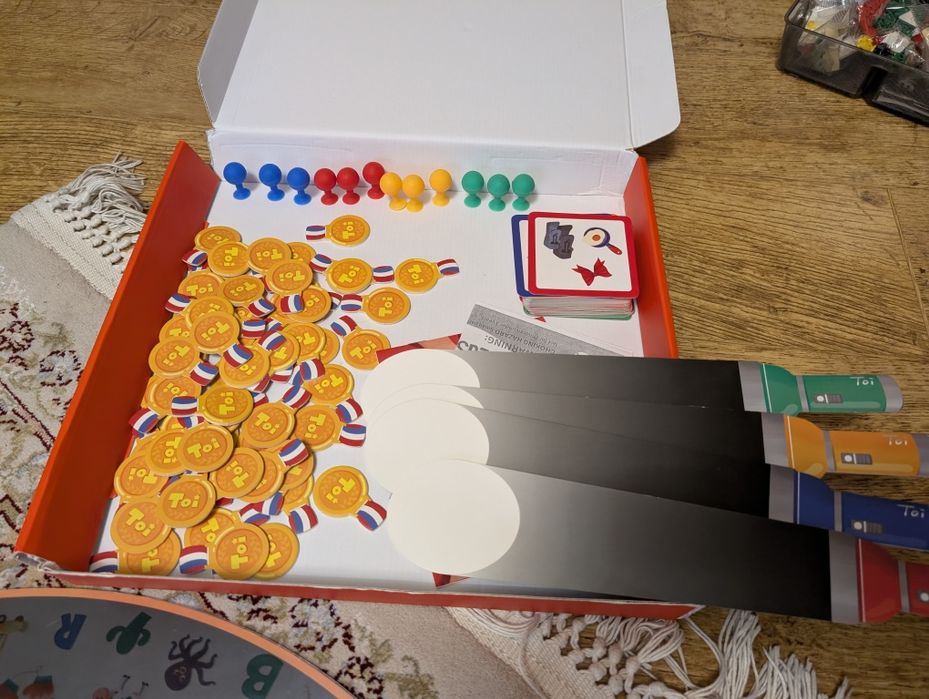 Дитячі настільні ігри та пазли