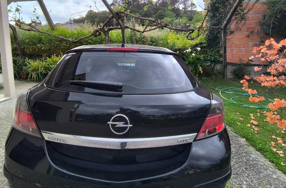 Opel Astra 1.3 GTC SPORT 90 CV – 2010