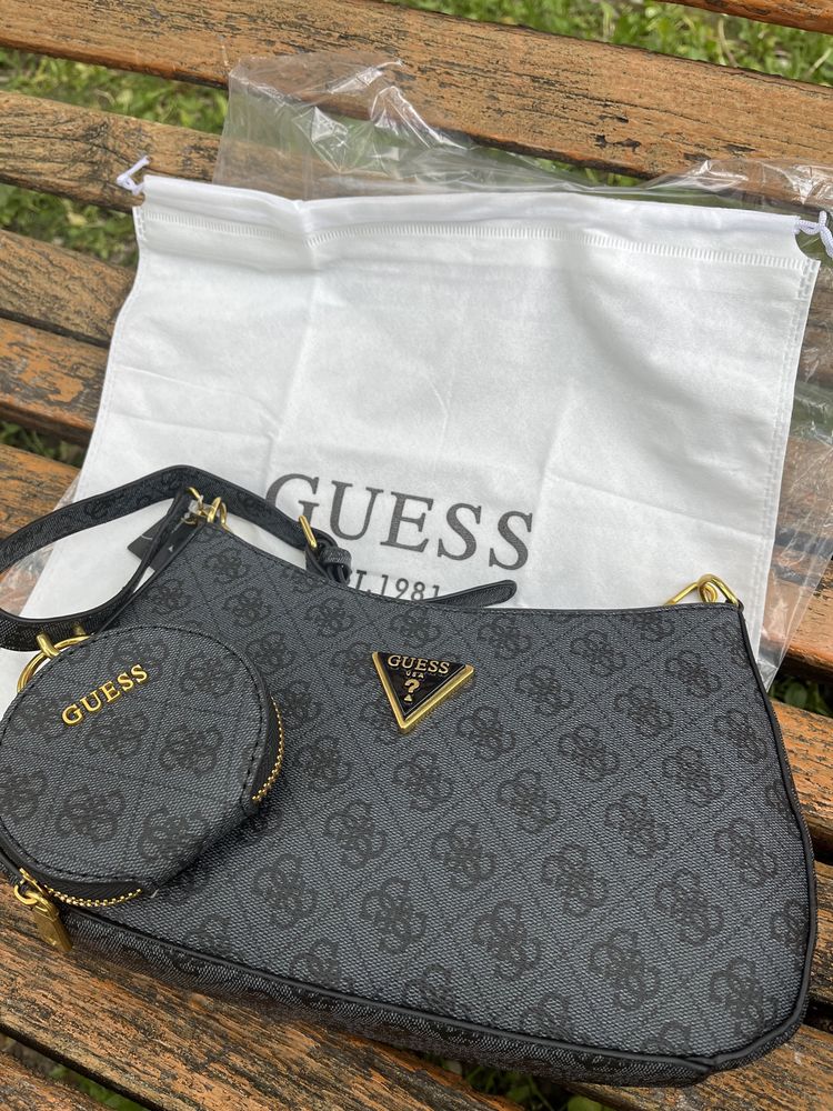 Сумочка GUESS