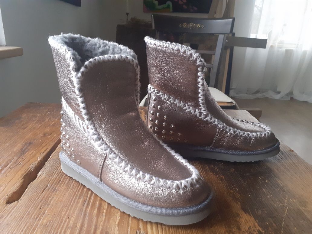 Buty śniegowce bardzo ciepłe  z cwiekami 39/40