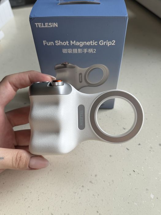 Магнітний тримач для телефона