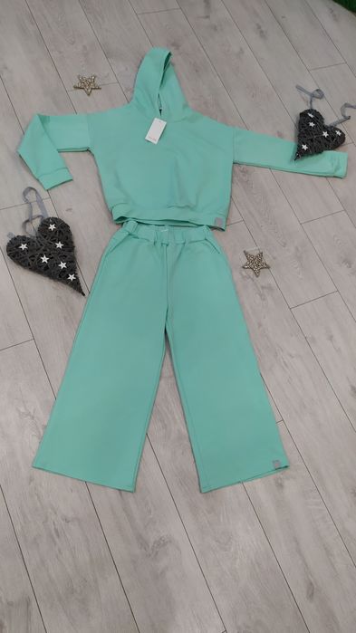 Прогулочный костюм с кюлотами