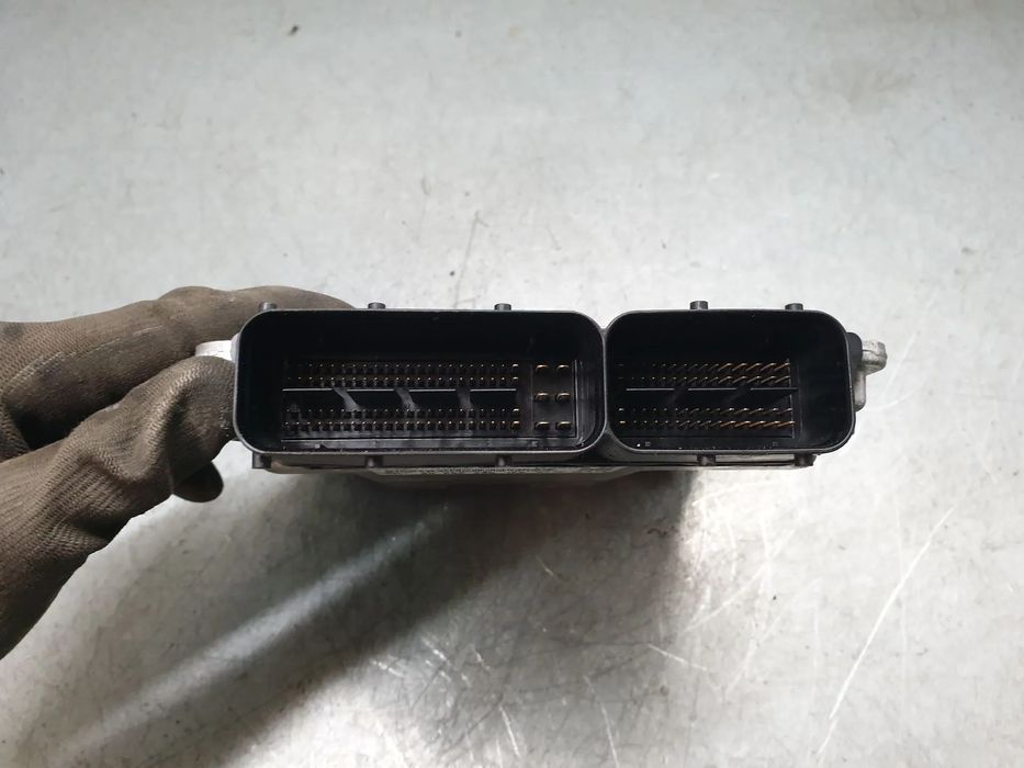 Centralina motor / ECU AUDI Q3 (8U)