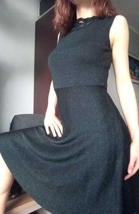 Sukienka ORSAY rozm błyszcząca ozdobny dekolt 36 S