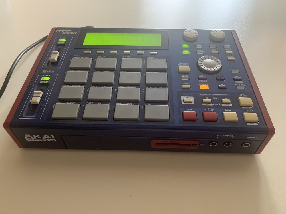 Akai mpc 1000 JJOS2XL RAM MAX128mb na caixa original otimo estado mp