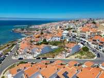 Lote de Terreno com Vista de Mar desafogada e Projeto para Casa de Son