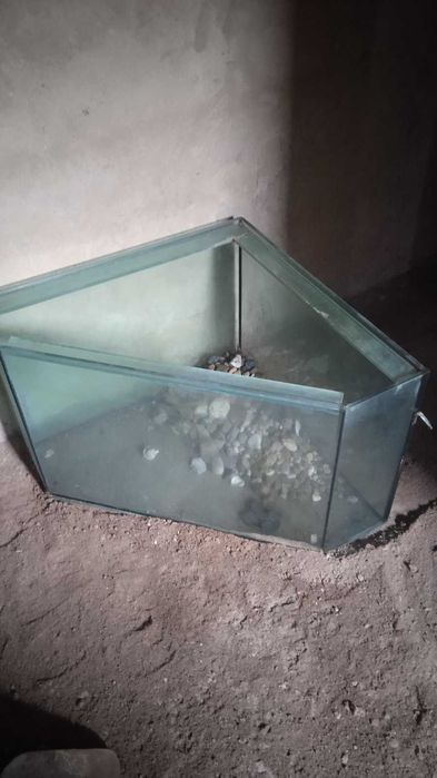Продам угловой аквариум