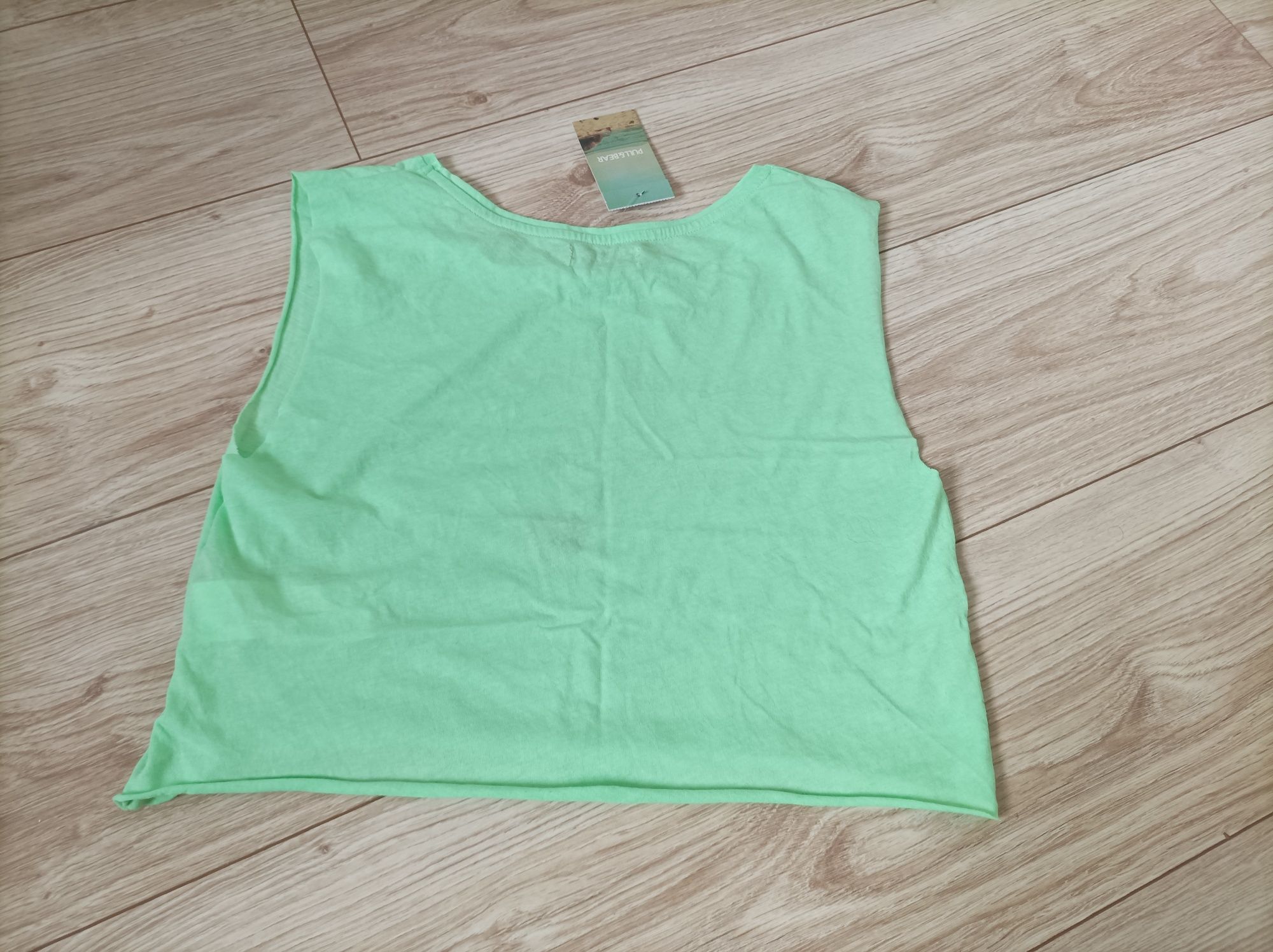 Koszulka krótka crop top nowa limonkowa pull&bear napisy