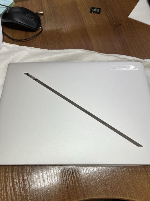 Asus ROG Zephyrus G14 GA403UV