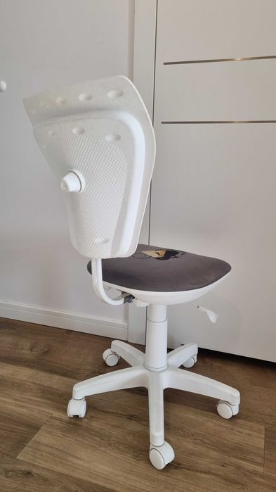 Krzesło dziecięce obrotowe