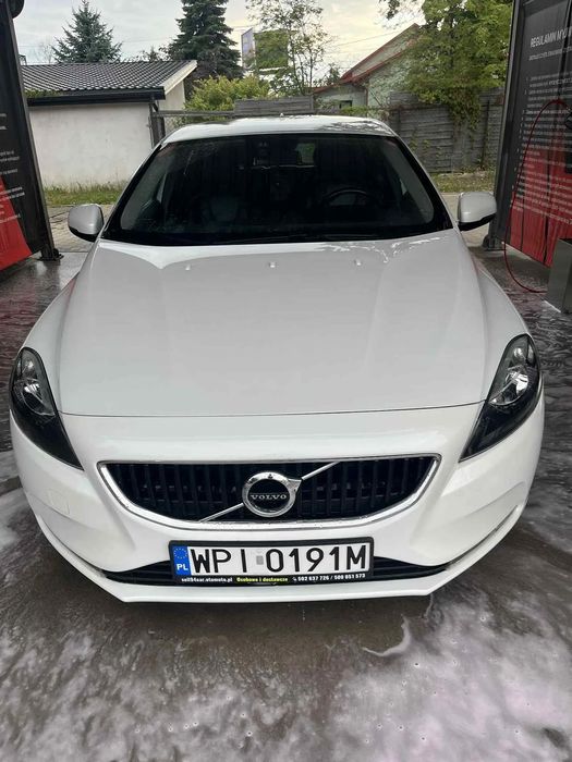 Volvo V40 VOLVO V40 D2 Momentum Biała perła 2016rok