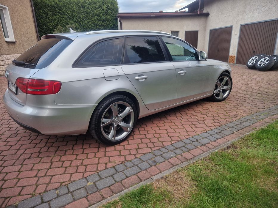 Audi a4 b8 avant 2.0 tdi 143KM s line