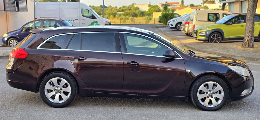 Opel Insignia  2.0 cdti  Ano 2011 a diesel