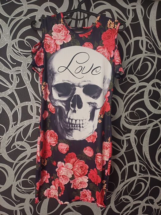 Яскрава сукня з малюнком