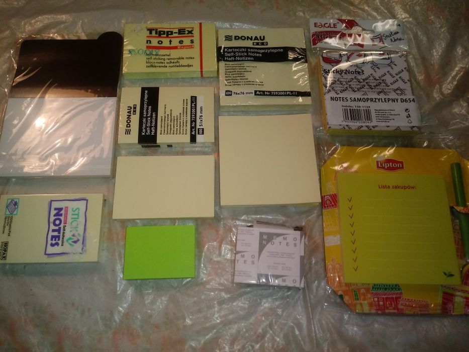 Artykuły biurowe: spinacze, zszywki, karteczki ,