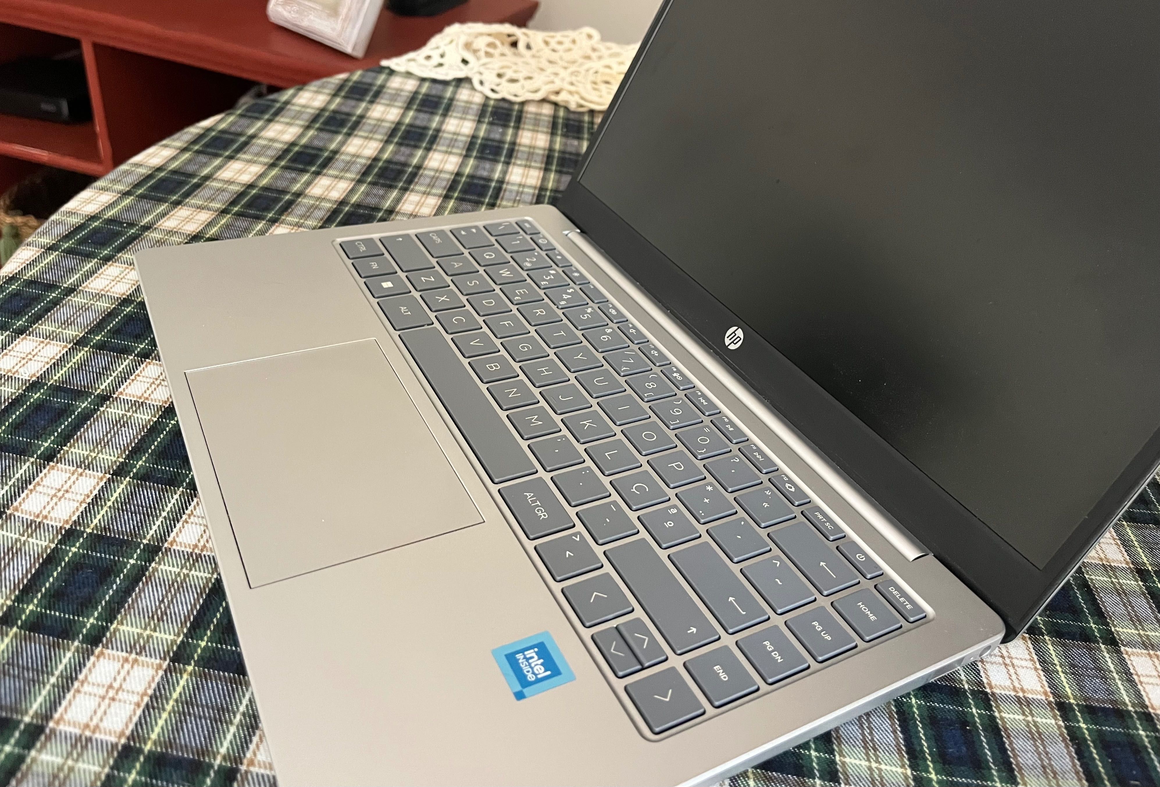 Portátil HP 14-ep0003np
