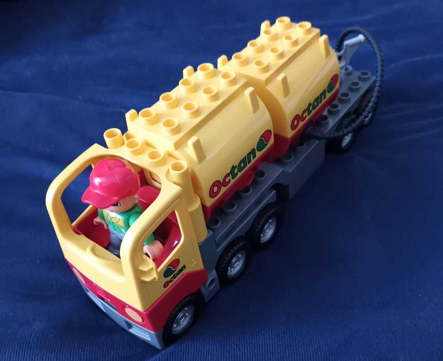Sprzedam Lego Duplo 5605 - cysterna z dźwiękiem nalewania paliwa