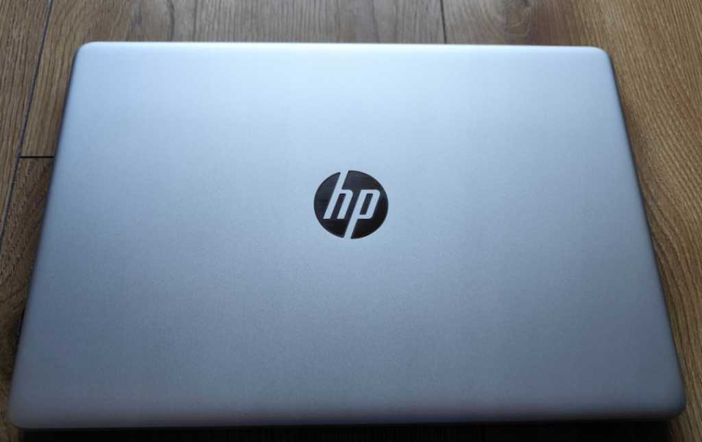 Laptop HP 15-perfekt  /Ryzen5- 8 rdzeni/ RAM 8GB DDR4,dysk 512 SSD